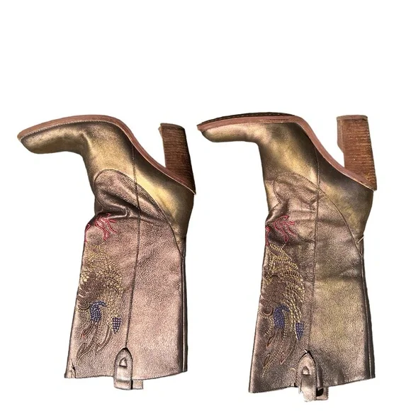 SOLD 90’s Gianni Bini leather Gold/Bronze shimmer boots. Size 7M - Picture 5 of 8